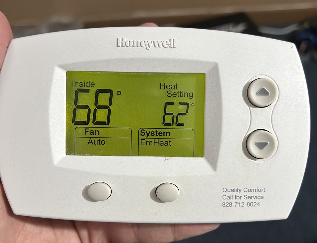 Honeywell FocusPRO 5000 TH5220D1003 NonProgrammable Thermostat TESTED