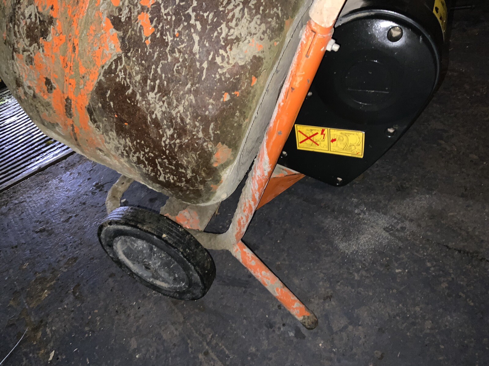 Belle Minimix 150 240V Electric Concrete Cement Mixer 5031403060167 eBay