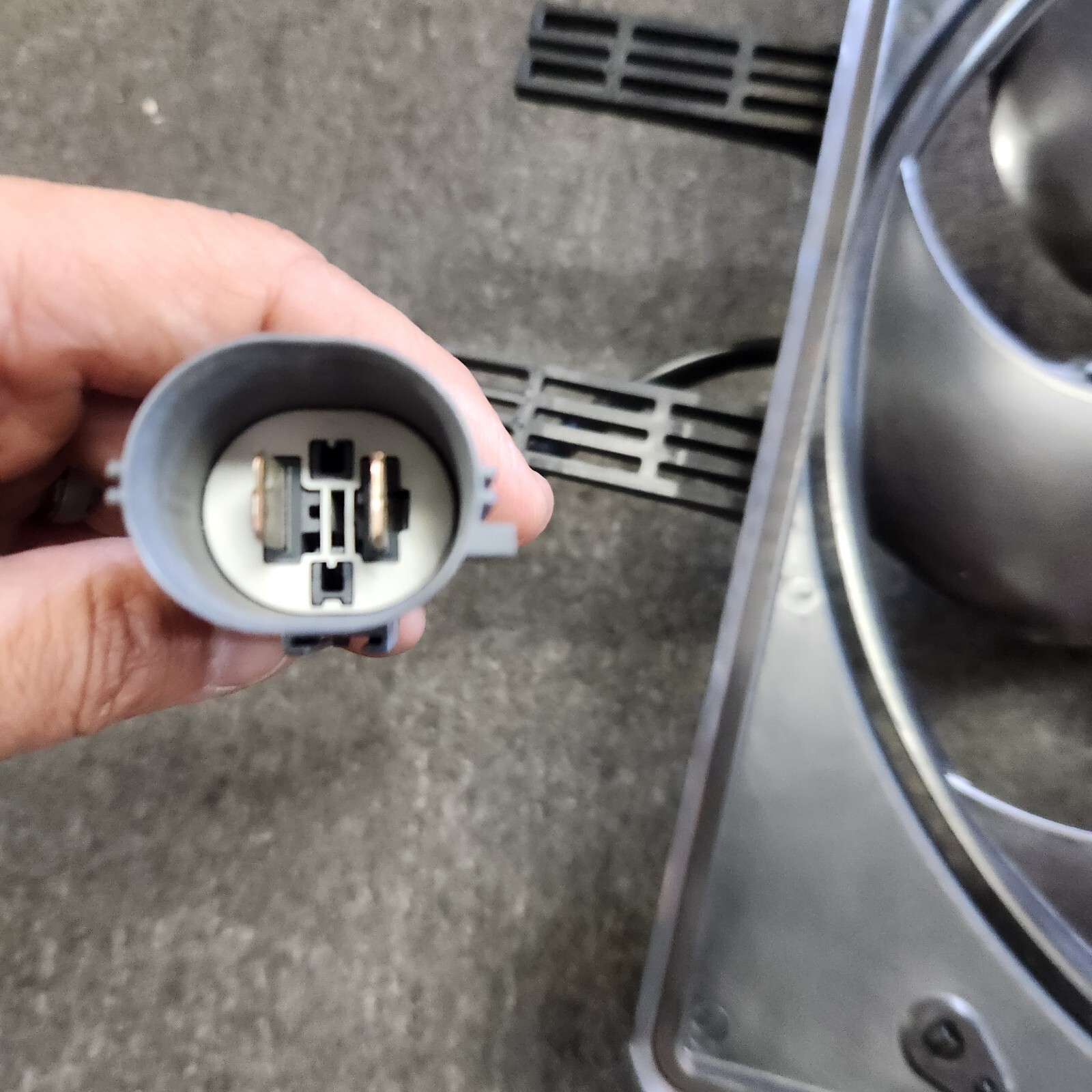 MCLAREN 650S 3.8L RADIATOR COOLING FAN LEFT SIDE