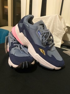 adidas falcon d96699