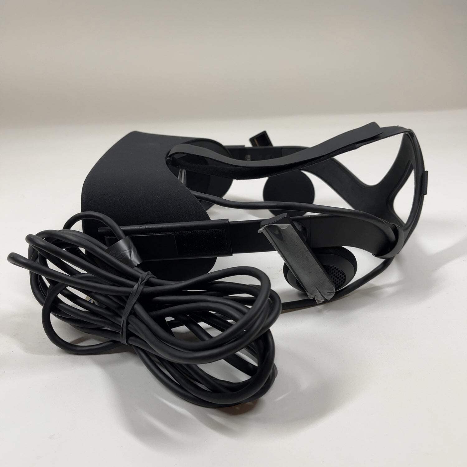 Oculus Rift Standalone All-in-One VR Headset CV1