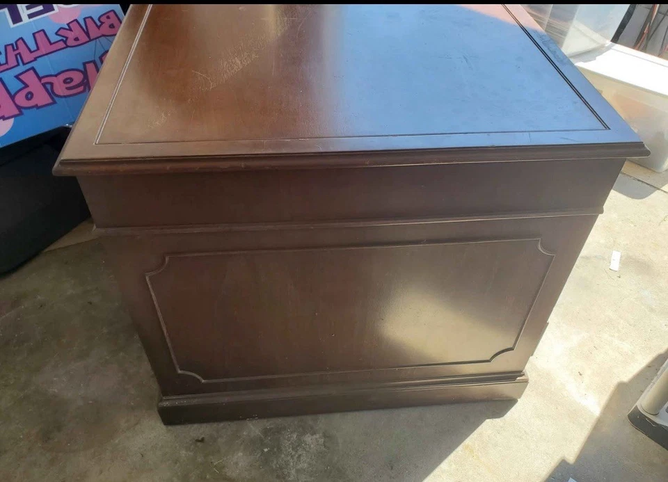 Escritorio Kittinger Williamsburg Partners Foto 3 de 4