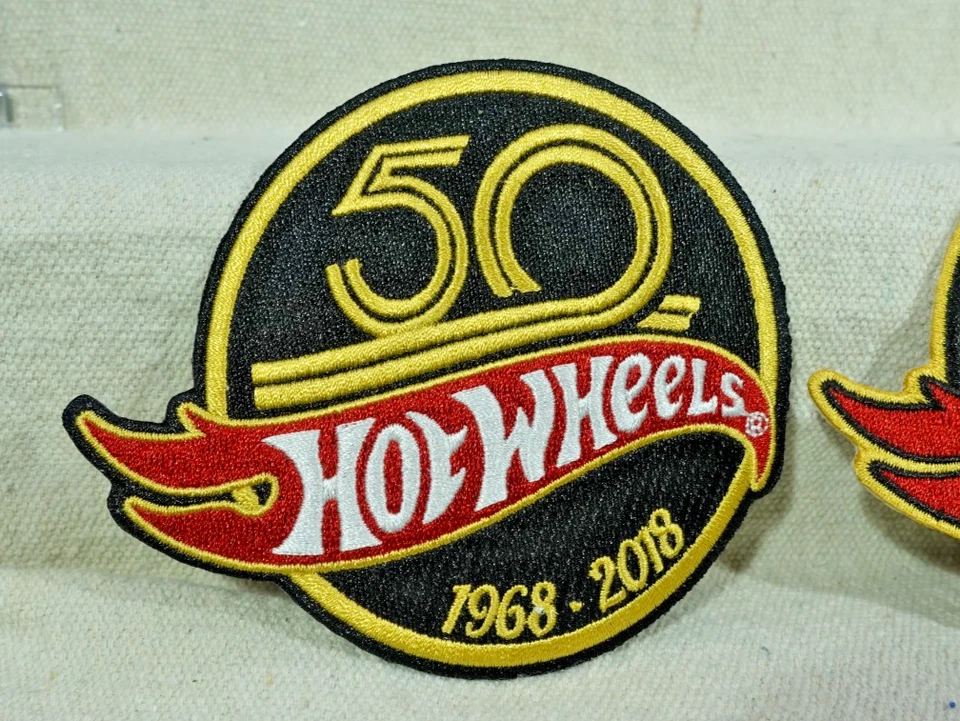 Lote de 2 parches Hot Wheels 50 años Foto 2 de 3