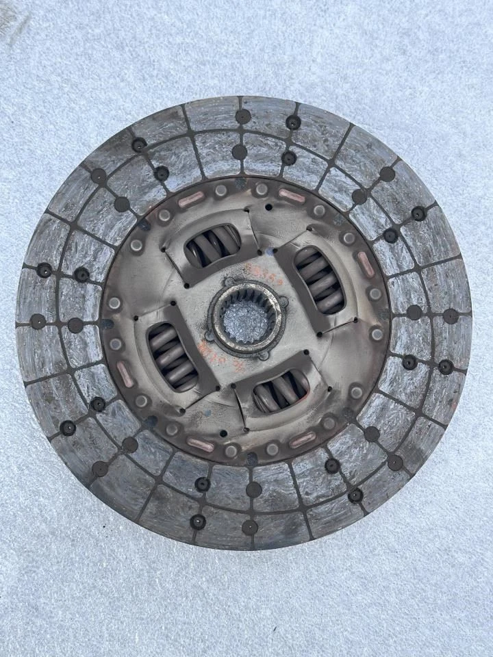 2001 2002 2003 2004 TOYOTA TACOMA CLUTCH PRESSURE PLATE AND DISC 4x4 3.4L 6 CYL - Image 3 of 4