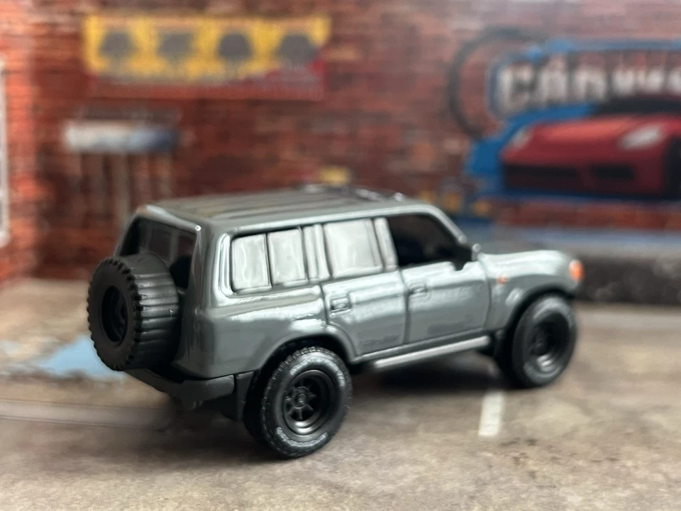 Rueda Hot Wheels gris oscuro TOYOTA LAND CRUISER JDM Real Rider intercambiada Foto 3 de 3