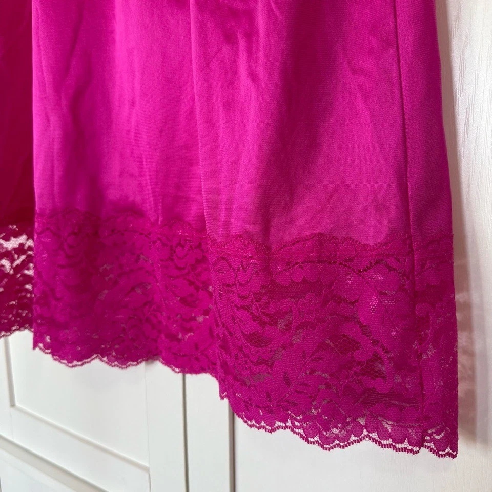 Falda sin Mangas Vassarette Vintage Talla Pequeña Rosa Caliente Nylon Encaje Dobladillo Hecha en EE. UU. Foto 3 de 4