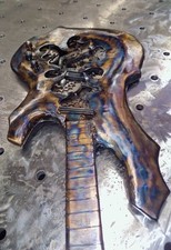 Handgefertigte Steampunk Gitarren-Skulptur – Unikat aus Metall & Schrott