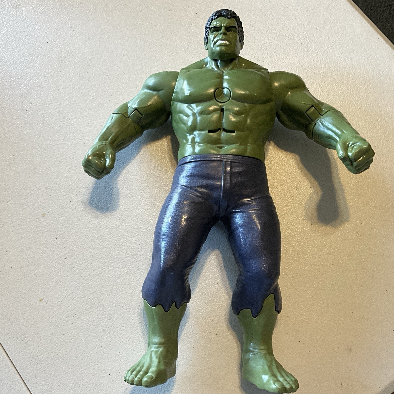 Hasbro Marvel Avengers Incredible Hulk 12" Eyes Flash Action