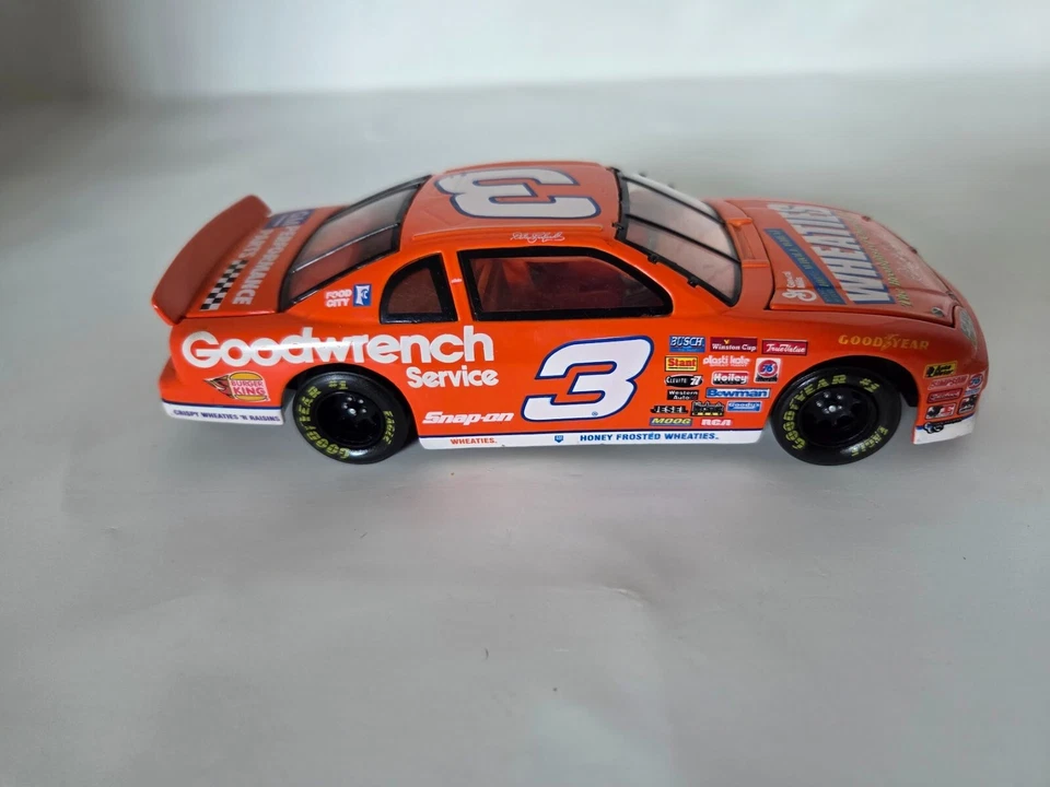 Coche de carreras fundido a presión naranja Dale Earnhardt Goodwrench #3 escala 1:24 Monte Carlo Foto 2 de 4