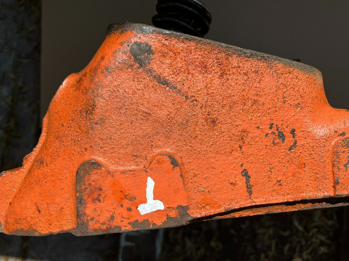 CHEVY V8 Small Block Heads #3784261 CAMEL HUMP - 64-66 327ci 60cc