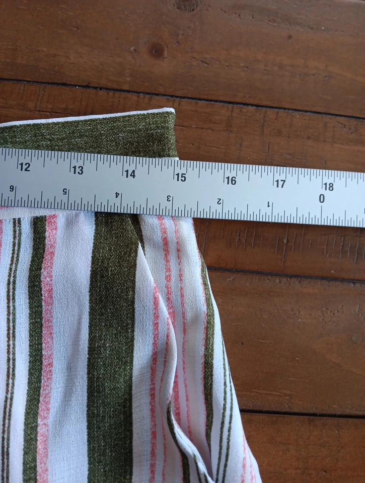 Shorts Cremieux Feminino Tamanho P Verde Branco Coral Listrado Zíper Lateral com Bolsos Excelente Estado Usado - Imagem 3 de 4