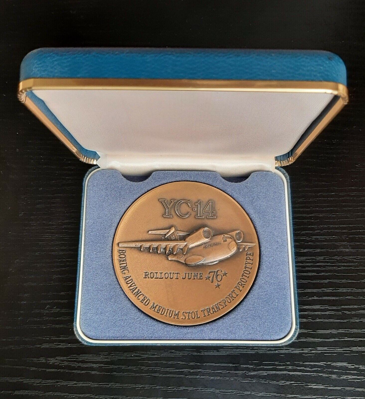 VTG Boeing USAF YC-14 Rollout June 76 US Air Force Plaque Coin Medallion w/Case