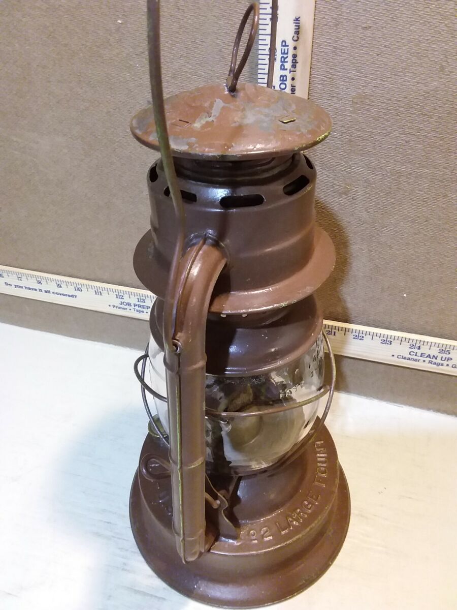 Vintage Dietz 02 Large Fount D-Lite Lantern NY USA with C 1 Vintage Dietz 02 Large Fount D-Lite Lantern NY USA with C 1