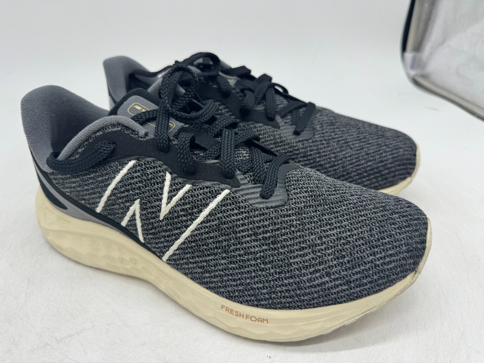 New Balance Fresh Foam Arishi V4 Athletic Sneakers Men’s Black Lace Up – 10 WIDE New Balance Fresh Foam Arishi V4 Athletic Sneakers Men’s Black Lace Up – 10 WIDE