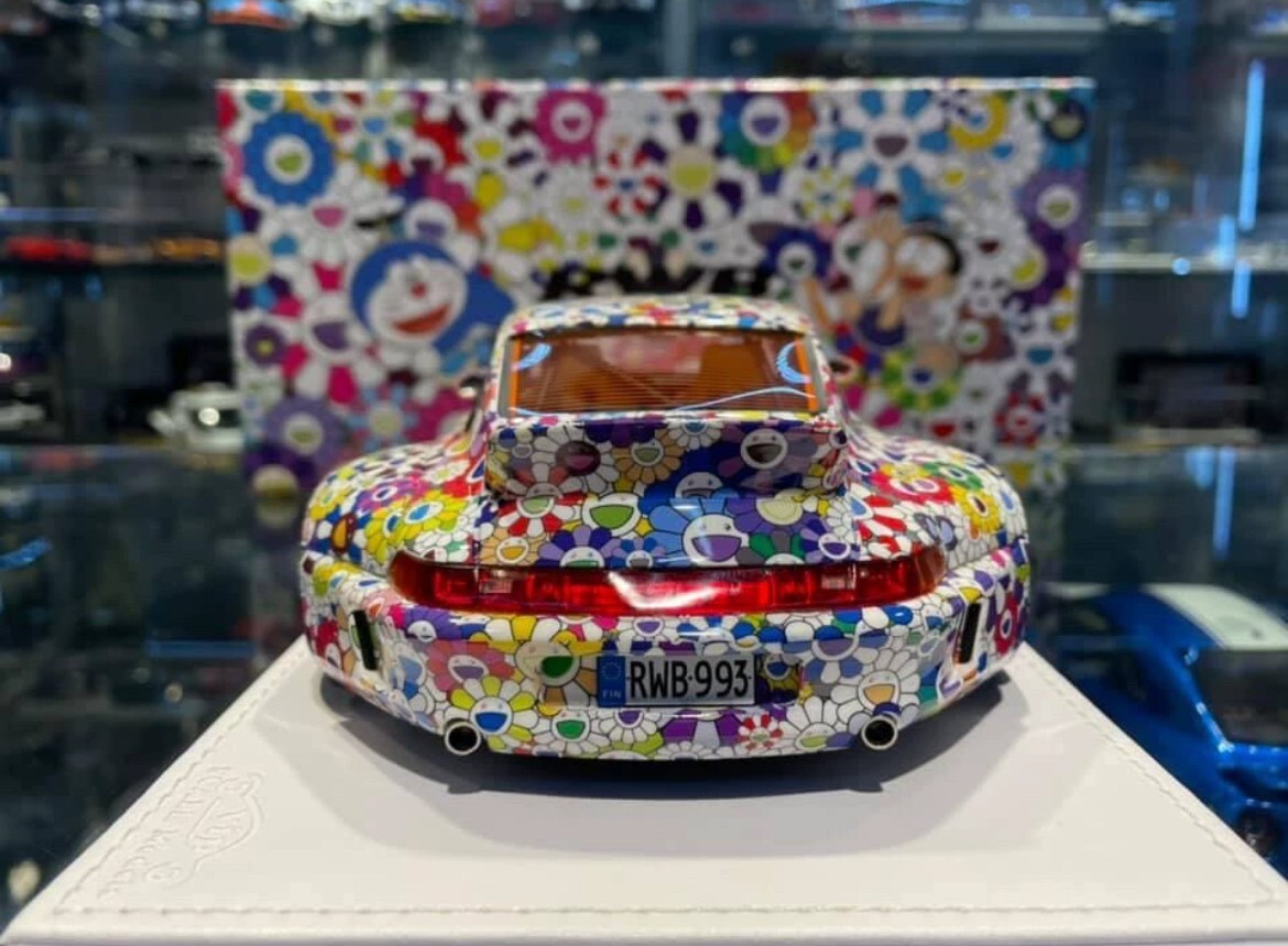 RARE 1/18 VIP Porsche 911 RWB 993 Kaikai Kiki Takashi RARE 1/18 VIP Porsche 911 RWB 993 Kaikai Kiki Takashi