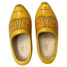 Hand Carved Holland Dutch Wooden Clog Shoes Yellow Painted Size 21/32 Vintage