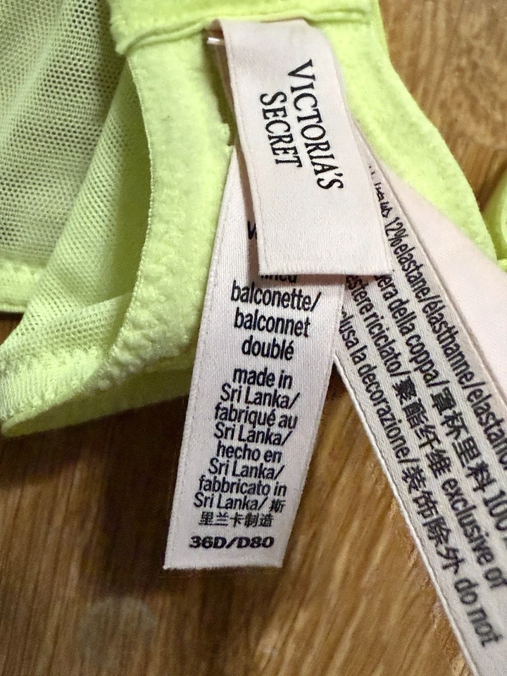 Sujetador Victoria's Secret Amarillo 36D Muy Sexy Suave Logo Bordado Balconette Foto 3 de 3