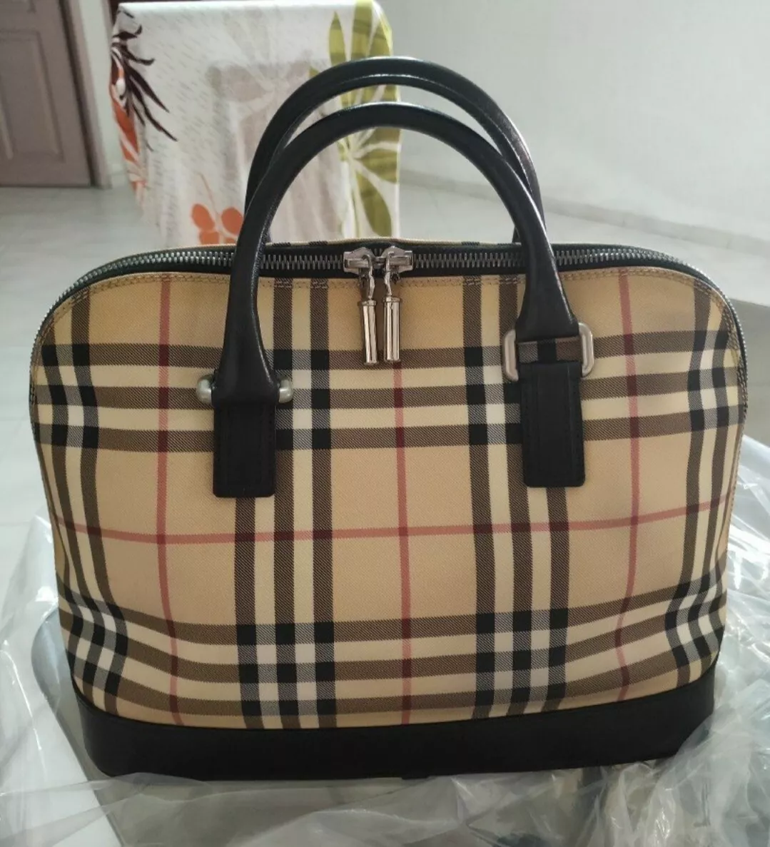 Authentic BURBERRY London Classic Check Alma Bag 