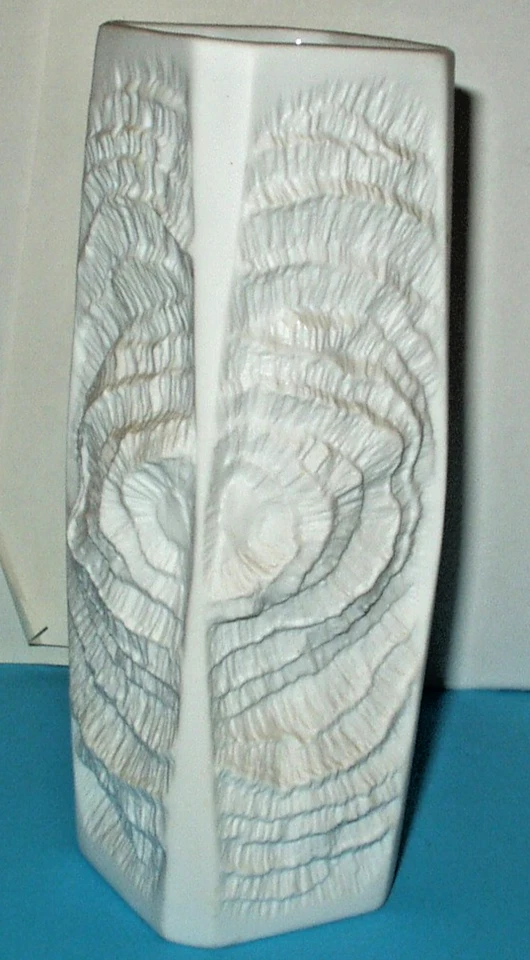 AK Kaiser Schöne Bisquit Porzellan Vase Relief 282/20 * edel * H 20 cm   60-70er - Bild 4 von 4