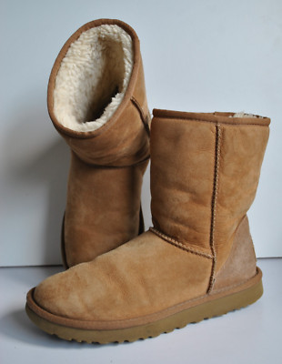 Weizenbraune Slipper Lammfell Damen Classic Short II Stiefel Gr. 6,5 (EU 39) UGG