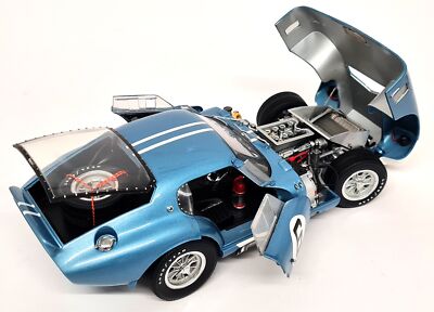 Miniature Shelby Cobra 1/18 CMR Daytona Coupe No.11 24h Le Mans 1965 J