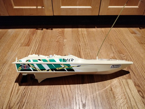 Nikko Vintage 42' Tiger RC Remote Control Boat Tested and Working - Picture 4 of 10