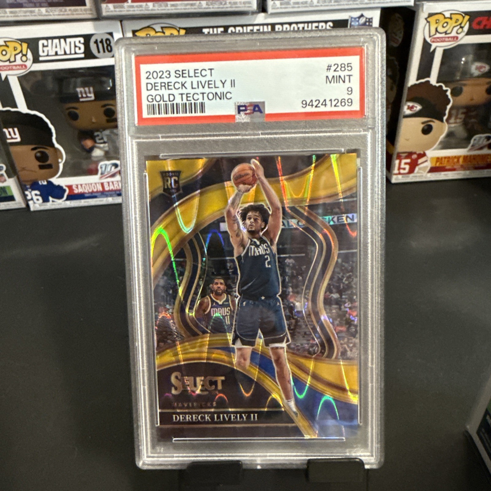 2023-24 Panini Select - Courtside Dereck Lively #285 Gold Tectonic Prizm /10 (RC