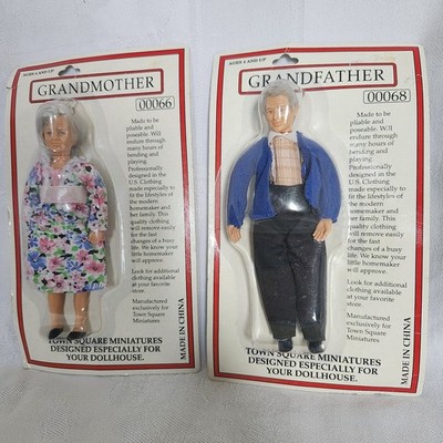 Vintage Town Square Miniatures People Grandmother & Grandfather New In Package