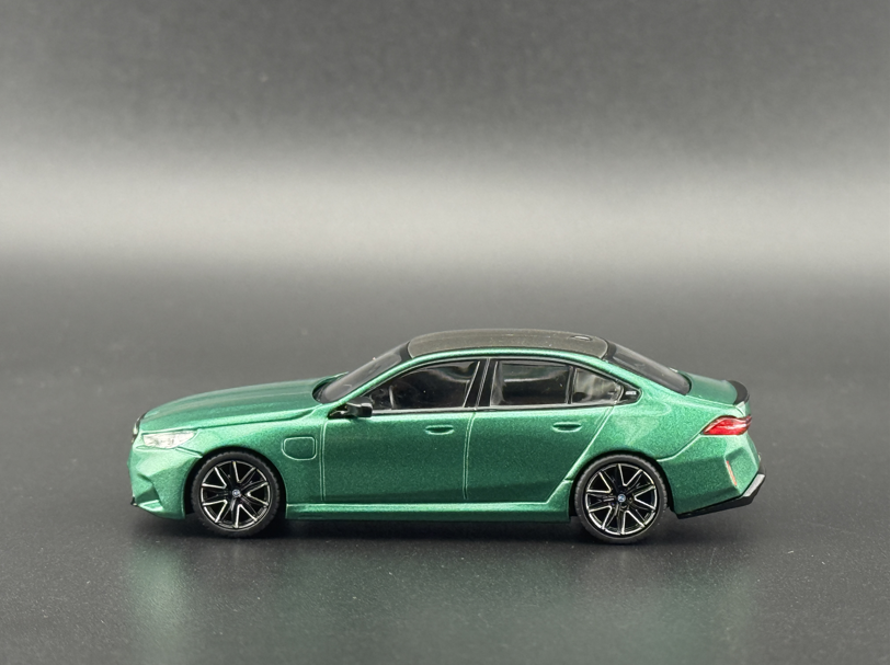 Mini GT BMW M5 (G90) Isle of Man Green Metallic #1086 1/64 | eBay