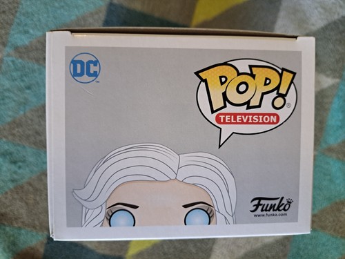 Killer Frost Pop 712 - DC The Flash Funko Pop! 2018 Fall Convention - Picture 6 of 11