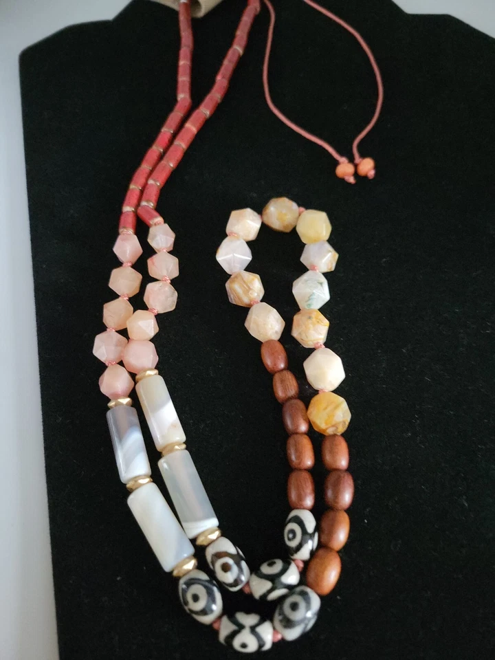 Anthropologie NUEVO CON ETIQUETAS Collar Largo Cuentas Piedras Preciosas Semipreciosas Raro Foto 2 de 4