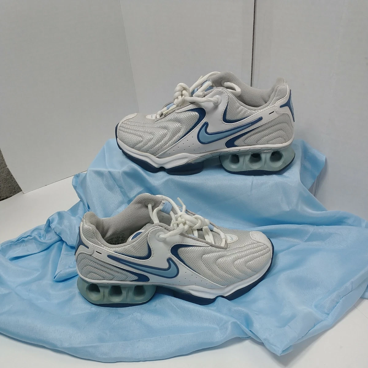 Baby blue nike best sale shox