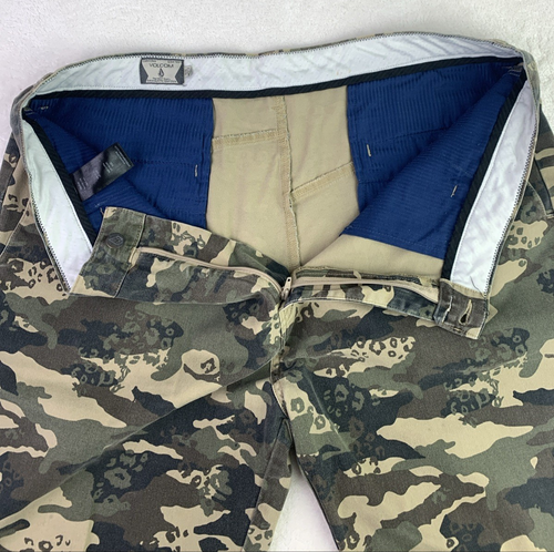 Volcom VMonty Corpo green camouflage camo flat front hiking shorts mens size 40 - Picture 10 of 18