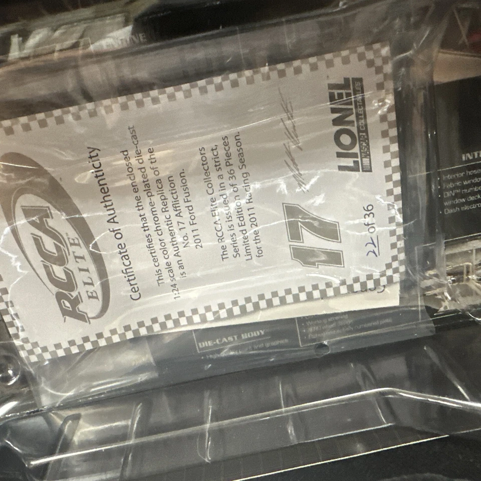 Ford Fusion 22/36 Elite Matt Kenseth Affliction Roush Fenway Racing 2011 1/24 Foto 3 de 4