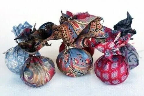Indian Vintage 25 Pc Of Recycle Silk Sari Remnants/Fabric 8"X8" Fabric Scraps - Picture 5 of 8