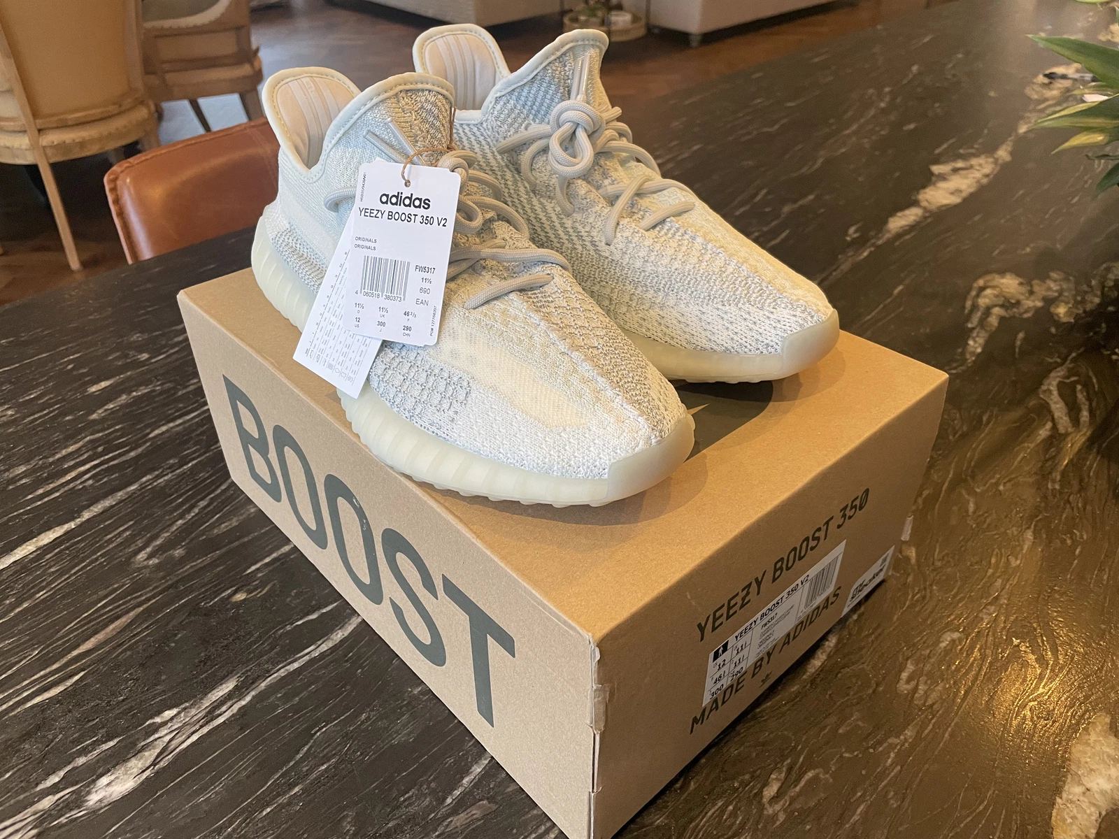 yeezy boost 350 v2 cloud bianco riflettente UK 11.5 US 12