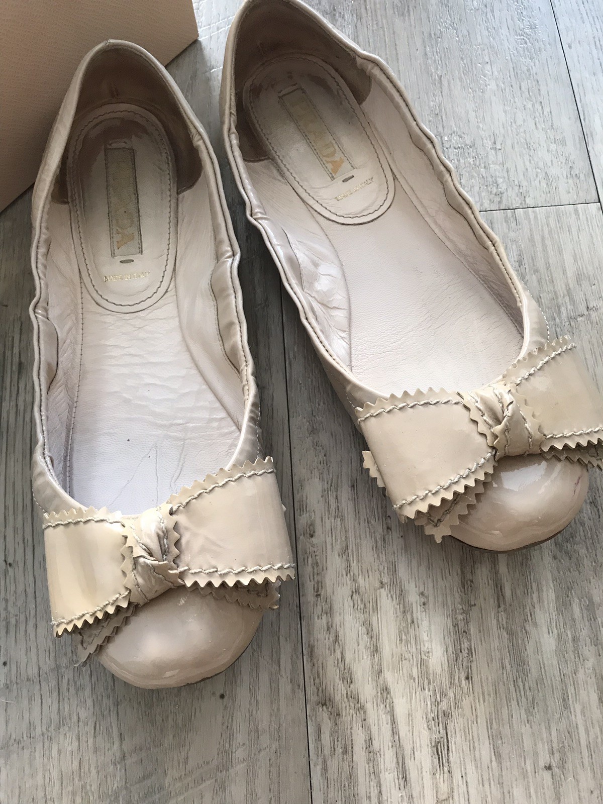 Prada Calzature Flats Nappa Vernice Donna Ballet Flats Calzature ... Prada Calzature Flats Nappa Vernice Donna Flats Ballet Flats Donna Calzature ... e0f26d