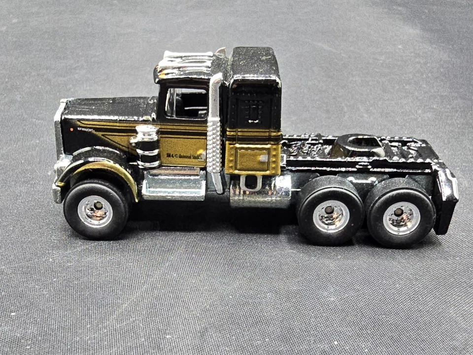2013 Hot Wheels '75 Kenworth W900 Smokey and the Bandit Retro Diecast Loose - Image 2 of 4