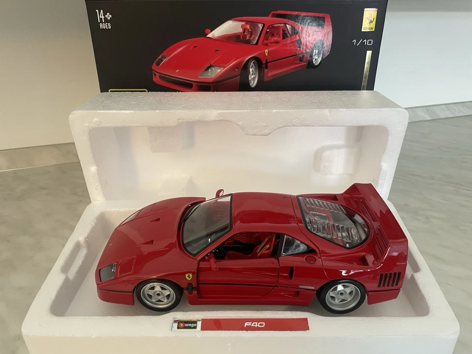 Bburago Ferrari F40 Original Series 1/18 - Immagine 2 di 4