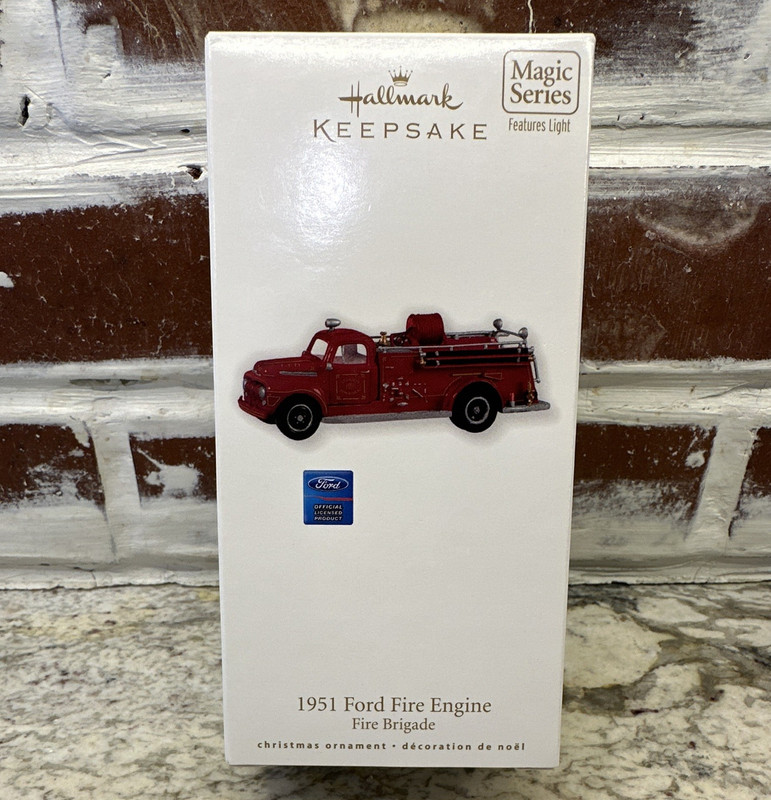 Hallmark Keepsake Magic Series 1951 Ford Fire Engine Light Up Ornament