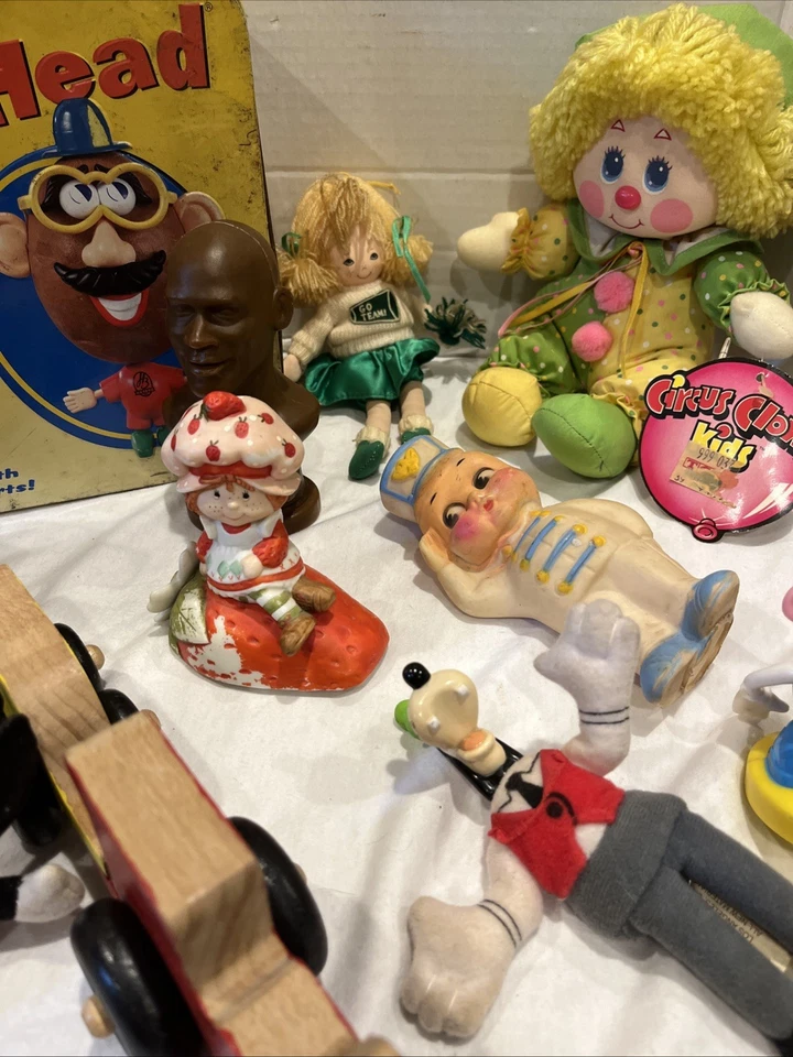 Collectible Vintage Toy Lot Mr Potato Head, Clown, Strawberry Shortcake, More - Image 4 of 4