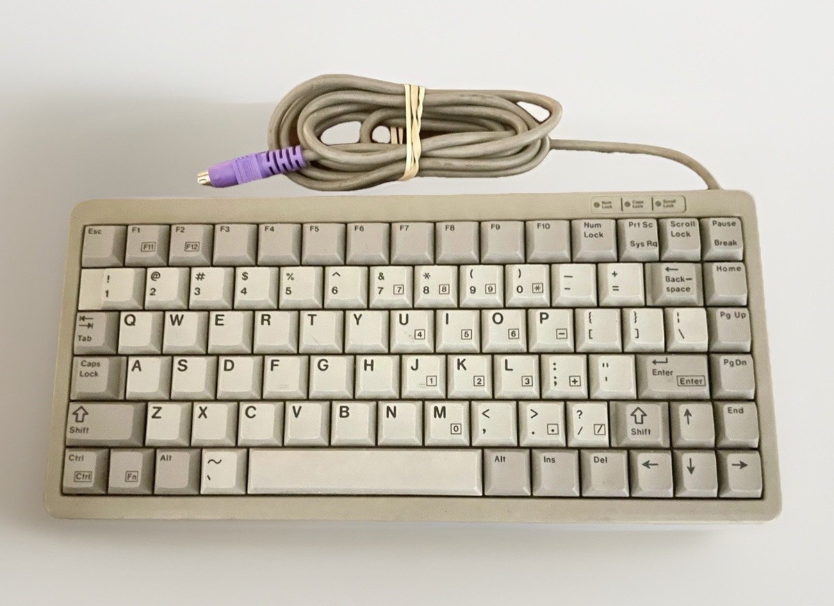 cherryオーダーページ Cherry Keyboard Vtg ML4100 D-91275 Compact Mechanical PS2 Serial