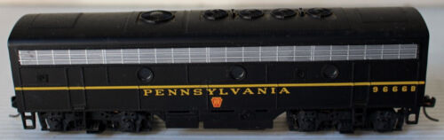 2, HO, Bachmann Plus EMD Locos: B&O F7A #11211 AND Pennsylvania F7B Dummy #11218 - Picture 10 of 17