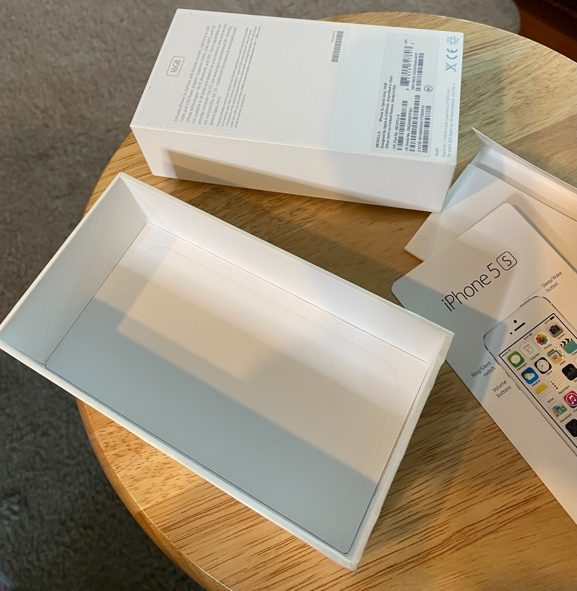 Boîte Vide IPhone 5S – Apple – Emballage D’origine – Ouvert Mais Jamais Utilisé
