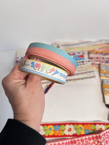 Huge Lot Vintage Flower Power Embroidered Fabric Trim '60s & '70s MCM Ribbon - Picture 10 of 12