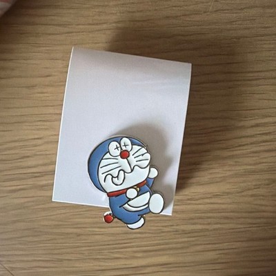 Doraemon pin badge character goods anime