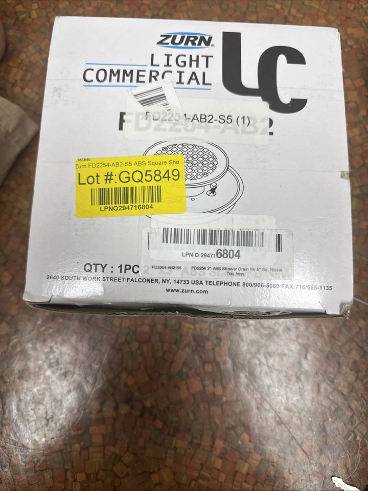 Drenaje de ducha cuadrado ABS Zurn FD2254-AB2-S5 con conjunto de cabezal de níquel cuadrado de 5" Foto 4 de 4