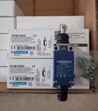 1PC New Schneider XCE102C Limit Switch Brand