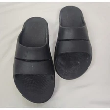 OOFOS M-9/W-11 Black Ooahh Slide Sandals