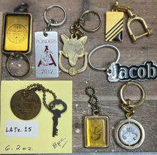 keychain mixed lot,  8 each, open to offers - free s&h -          lot — LATz.15